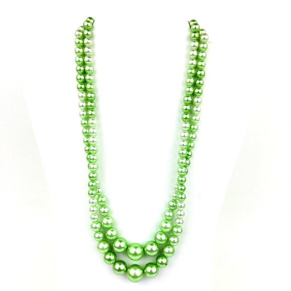 Vintage Light Soft Green Necklace Made in Japan Graduated Beads Two Strands 20in - Picture 11 of 11